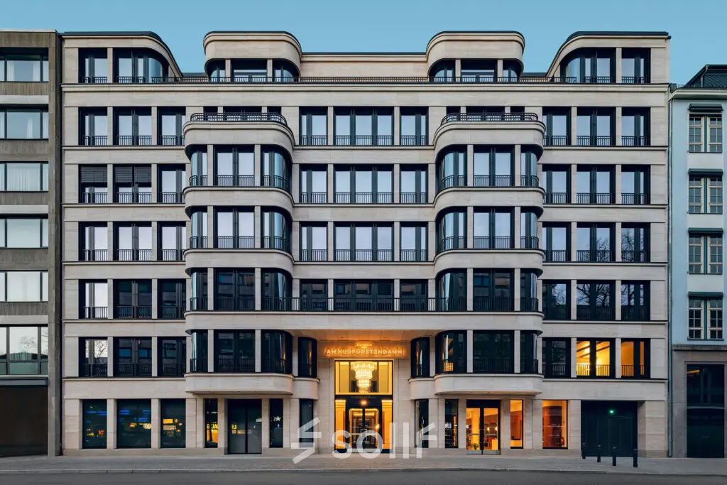 Fassade eines modernen Bürogebäudes in der Knesebeckstraße 62, Berlin Charlottenburg, ideal für Büroflächen- oder Büroraummiete.