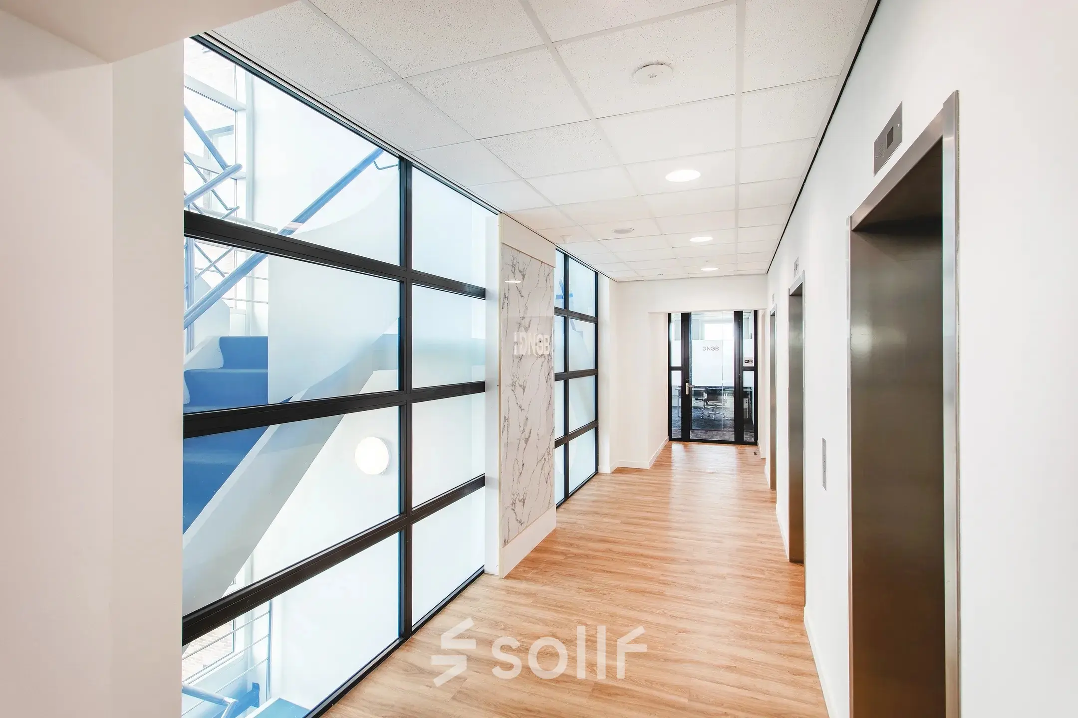 Bright office hallway at Landdrostdreef 124, Almere Stad, perfect for office space rental opportunities.