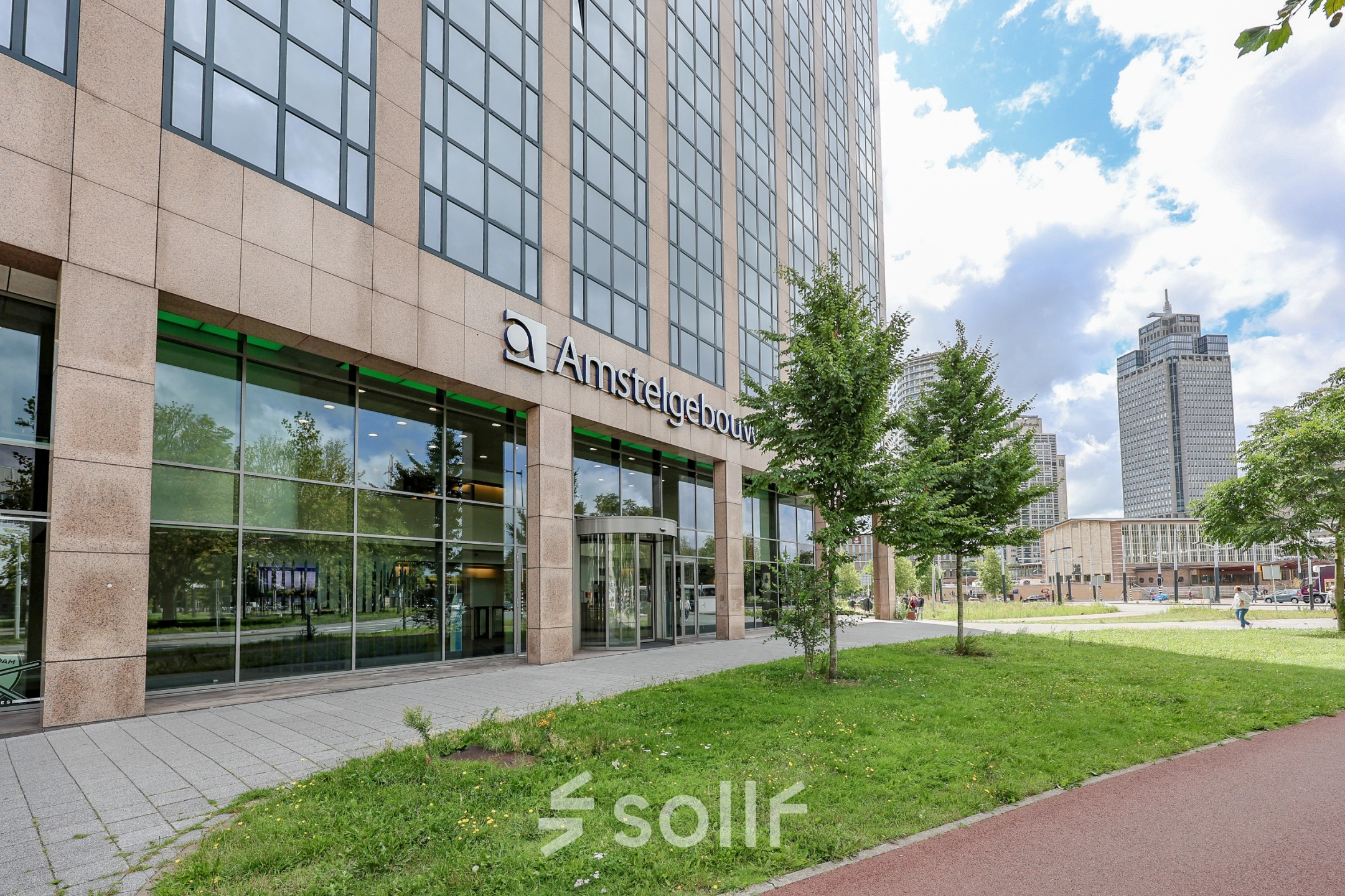 Exterior view of Amstelgebouw at Prins Bernhardplein 200, Amsterdam Amstel, showcasing office space rental opportunities.