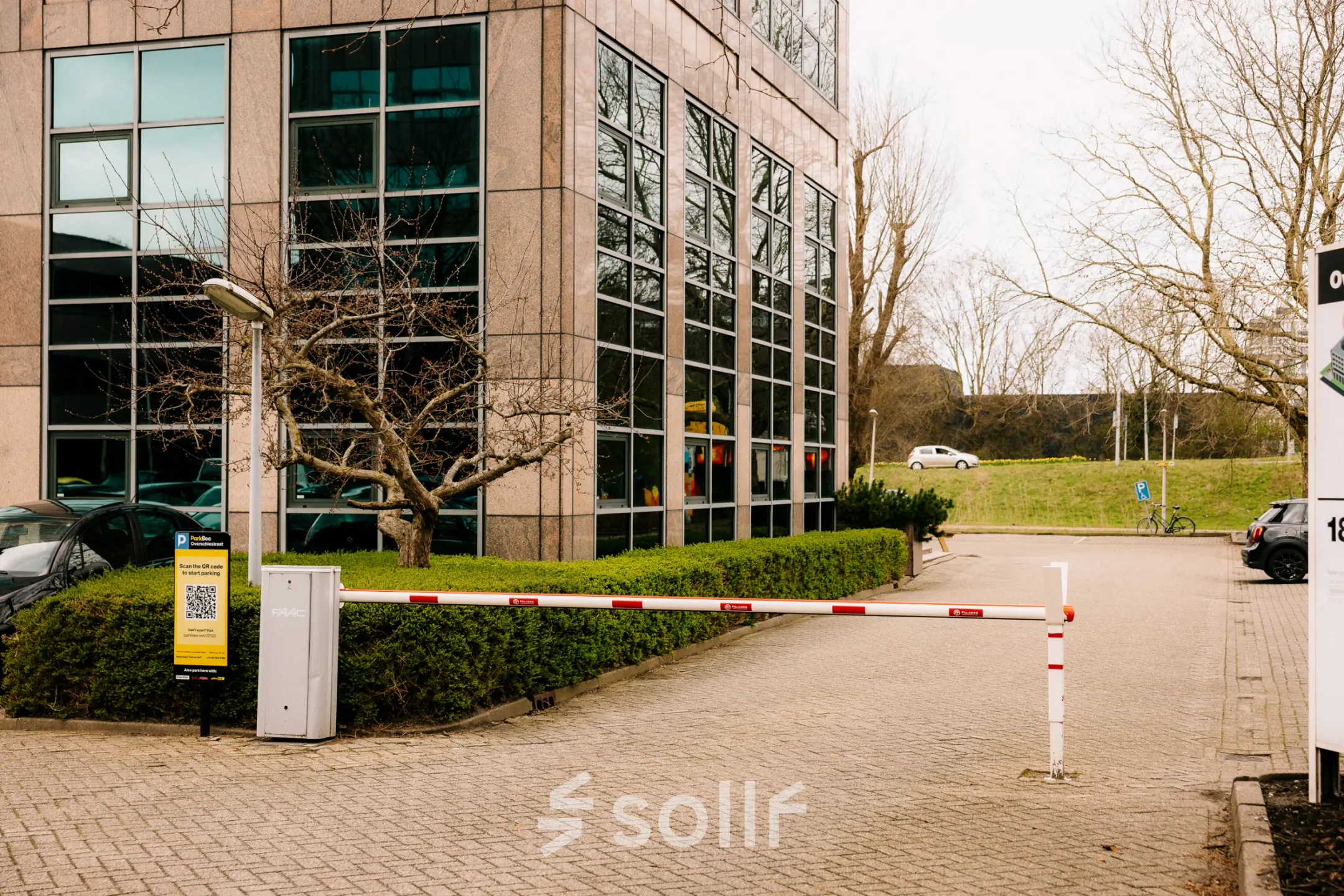 Exterior view of Overschiestraat 182, featuring office space rental options in Amsterdam De Schinkel.