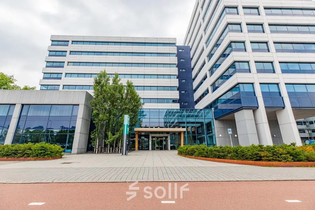 Exterior view of office building at Kabelweg 37, Amsterdam Sloterdijk, ideal for office space rental.