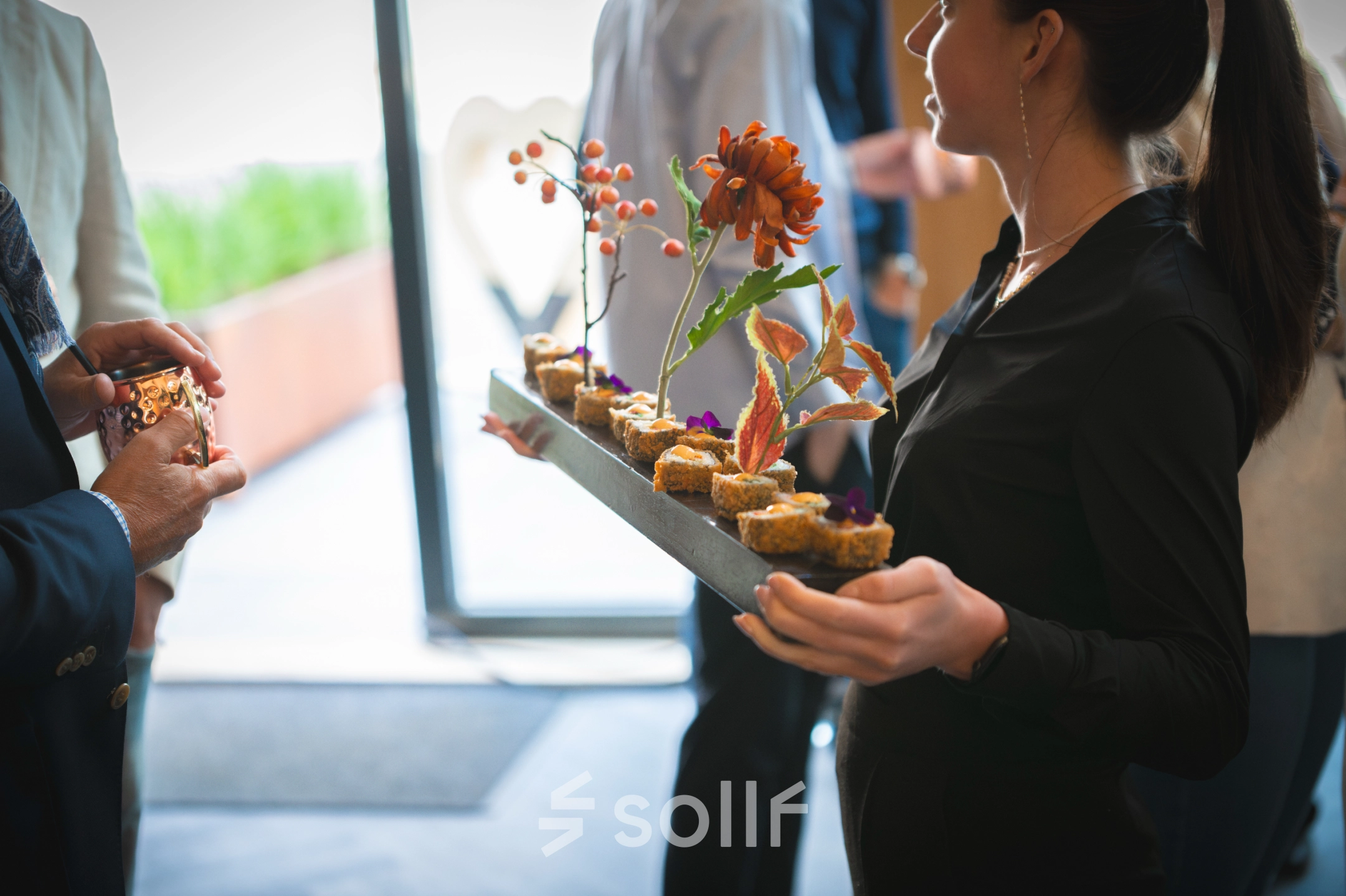 People engaging in networking near the Luttenbergweg 8 office, enhancing the professional atmosphere of this rentable office space in Amsterdam South East.