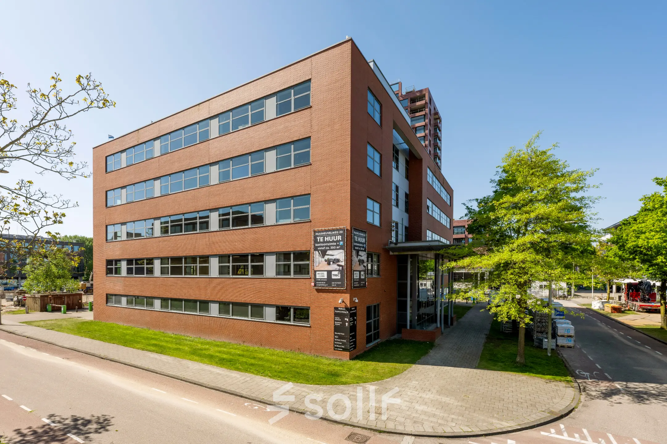 Exterior view of an office building at Paasheuvelweg 20 20, located in Amsterdam South East, showcasing potential office space rental opportunities.