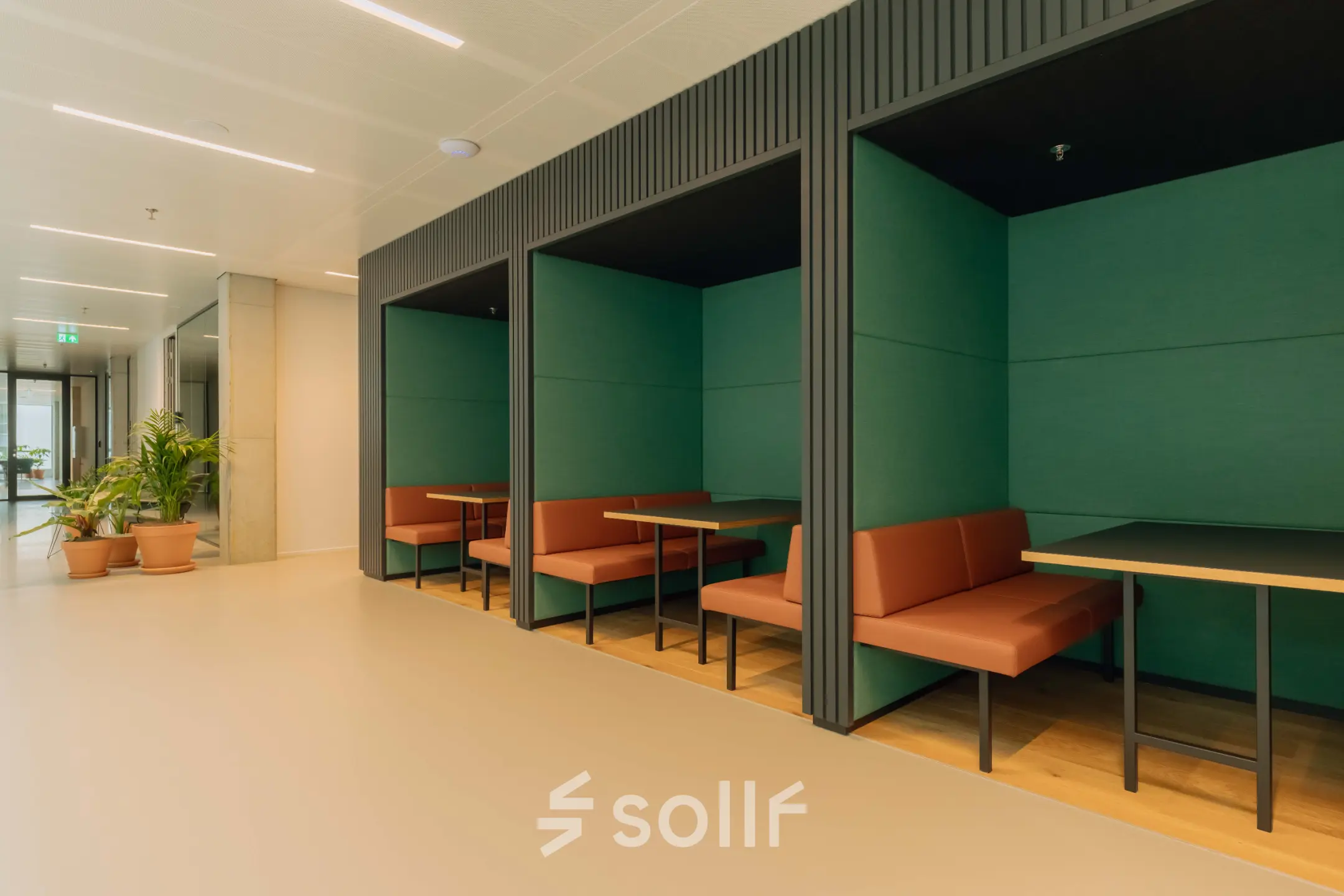 Modern alcove seating area in a stylish office at Kon. Wilhelminaplein 4, ideal for rent office space in Amsterdam West.