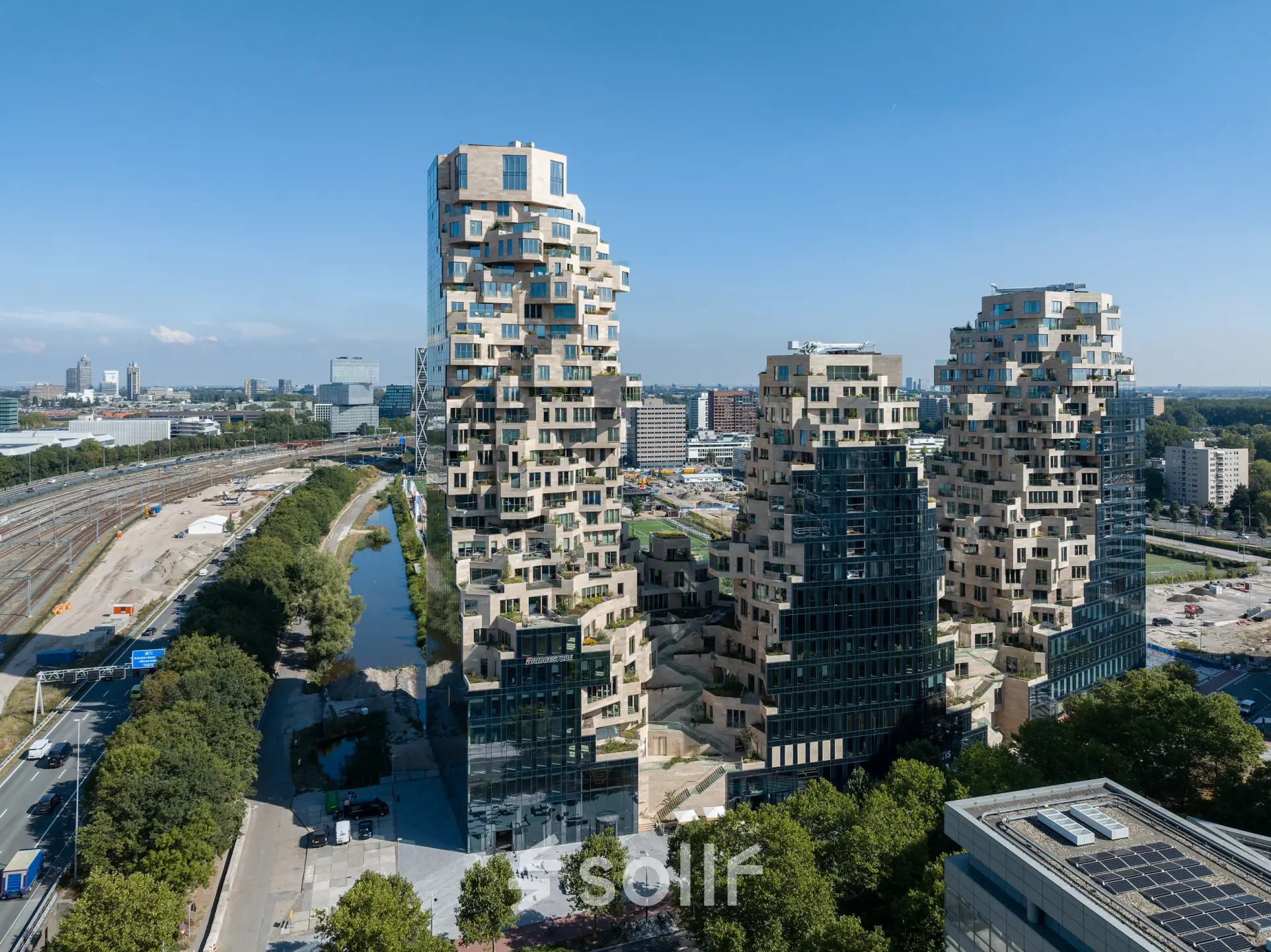 Exterior view of a distinctive Amsterdam Zuidas building near Beethovenstraat 503, ideal for office space rental.