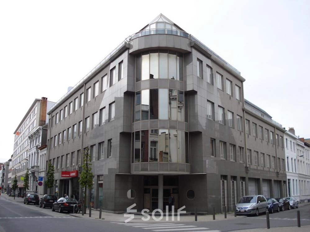 Exterior view of the office building at Lange Lozanastraat 142, Antwerp Center, ideal for office space rental.