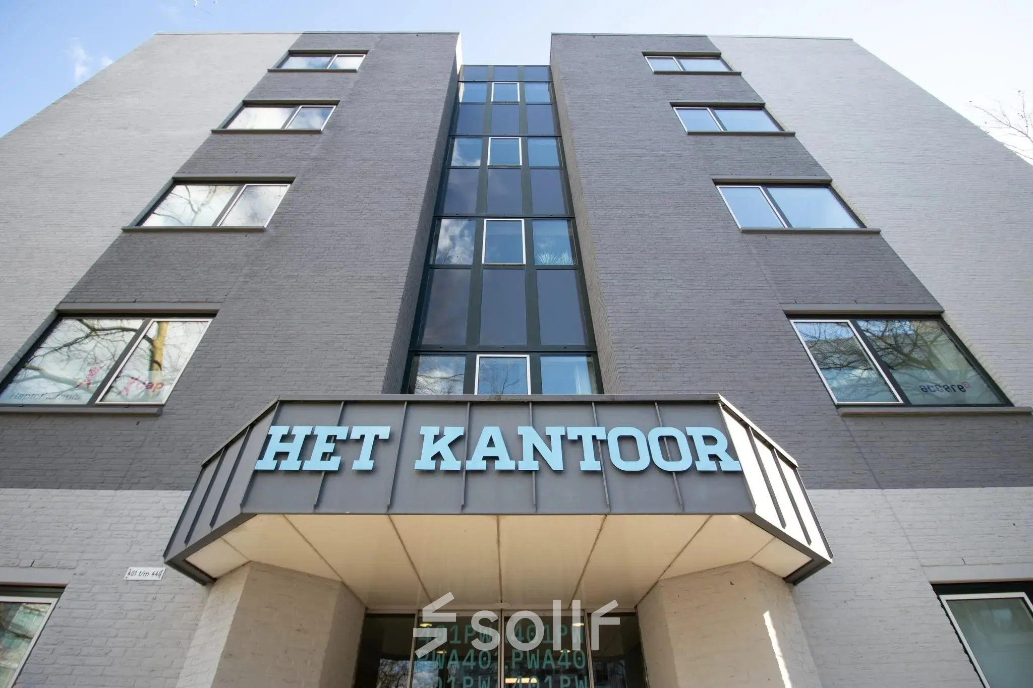 Exterior view of office building located at Prins Willem-Alexanderlaan 401, Apeldoorn, suitable for office space rental.