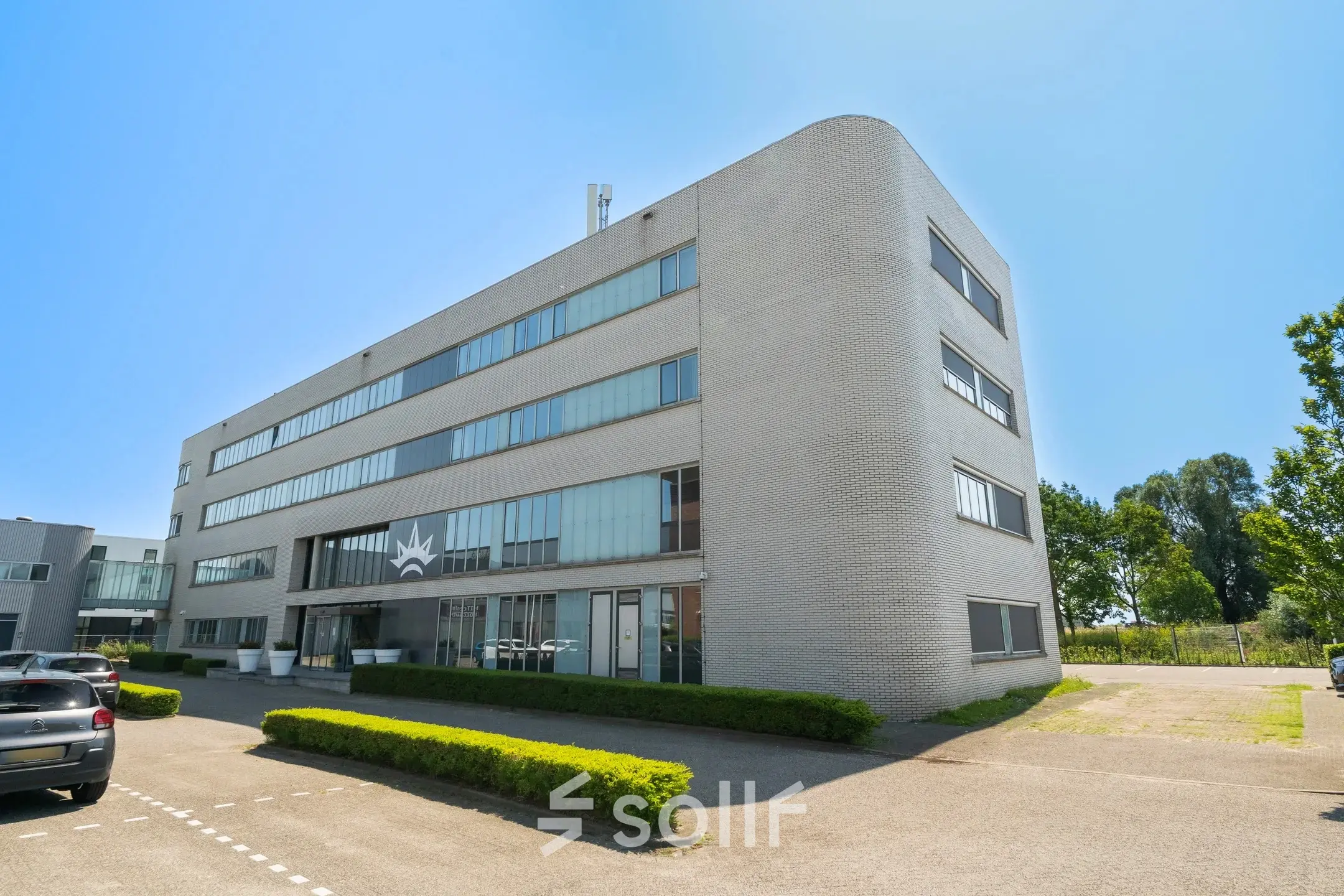 Exterior view of the Tolnasingel 1 - 3 office building in Bodegraven, showcasing a modern facade. Ideal for businesses seeking office space rental.