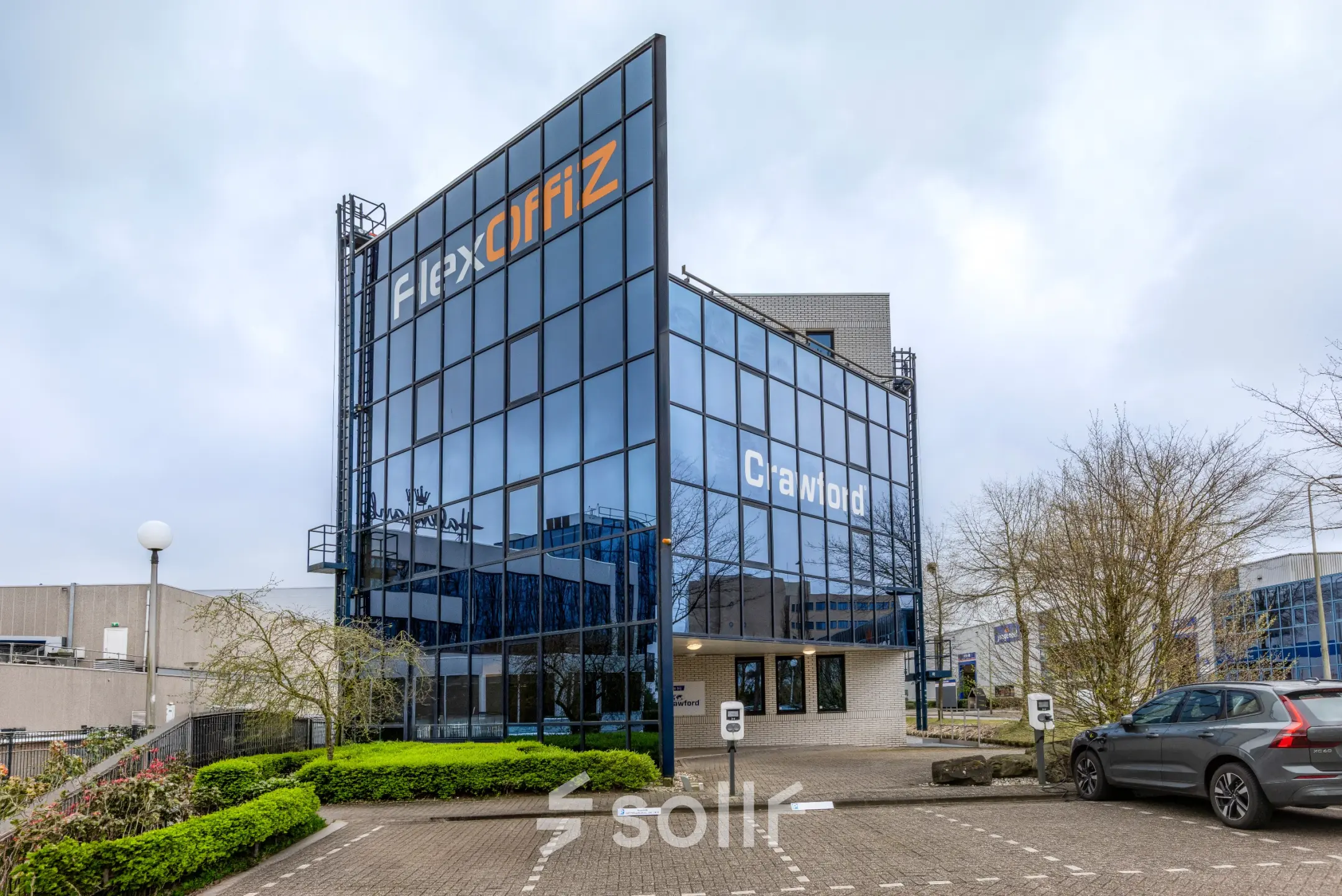 Exterior view of an office building at Vlierbaan 20, Capelle aan den IJssel, ideal for office space rental.