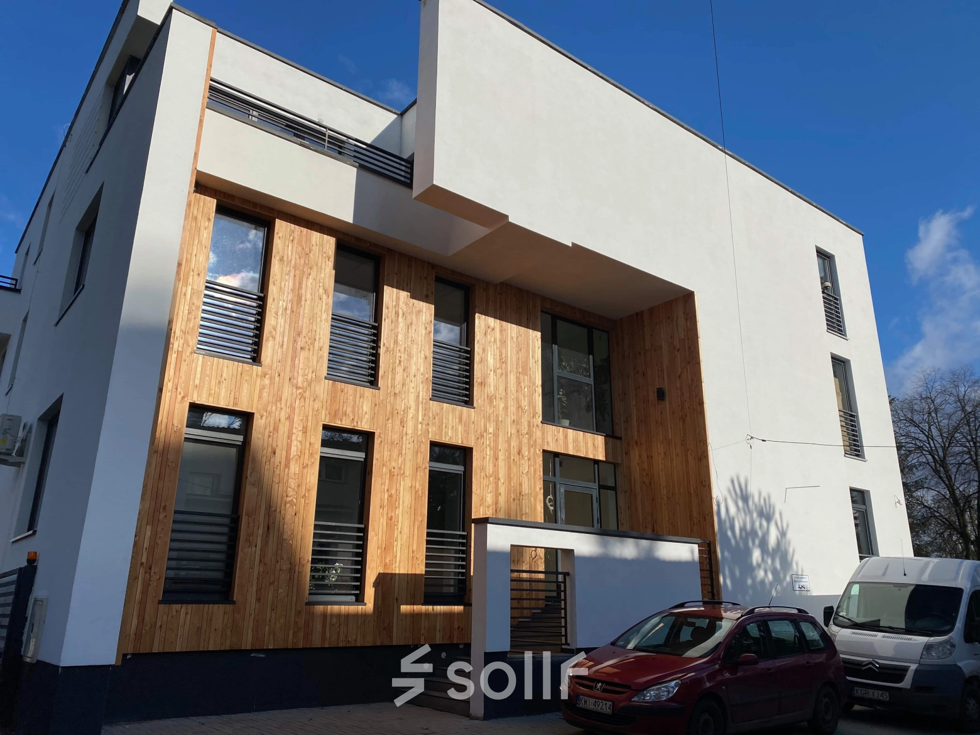 Exterior view of a modern office building located at Jastrzębia 24, Cracow Podgorze Duchackie, ideal for office space rental.