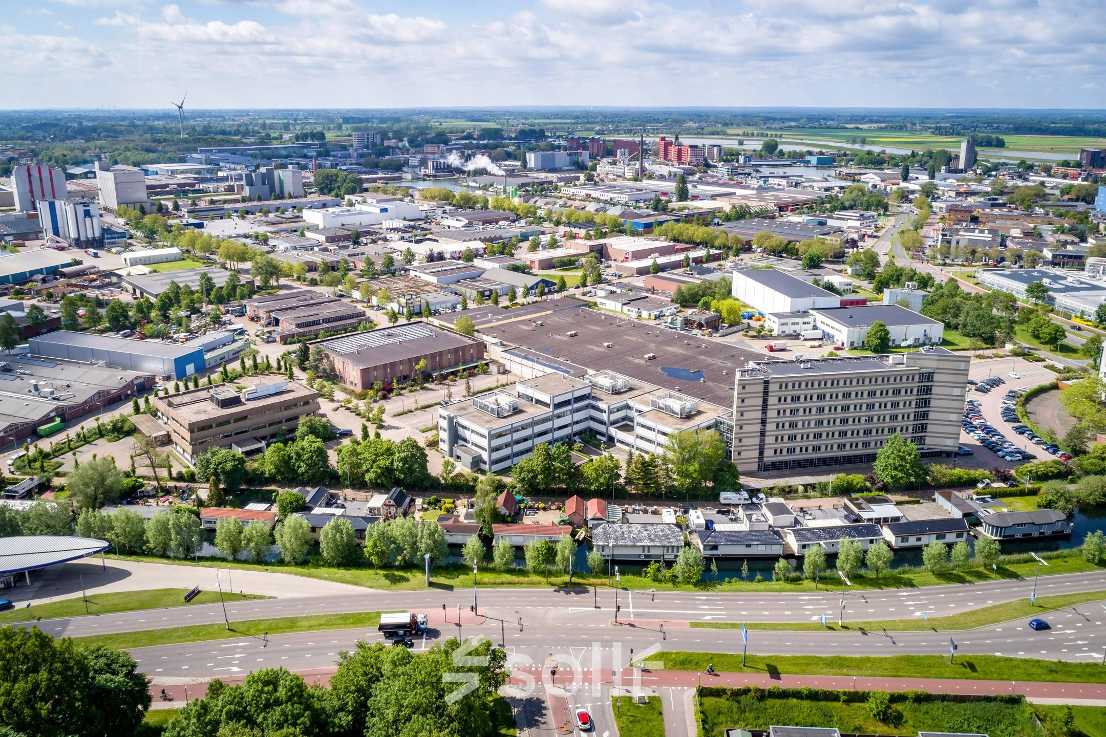 Aerial view of office buildings at Staverenstraat 15-17, Deventer, showcasing available office space rental options.