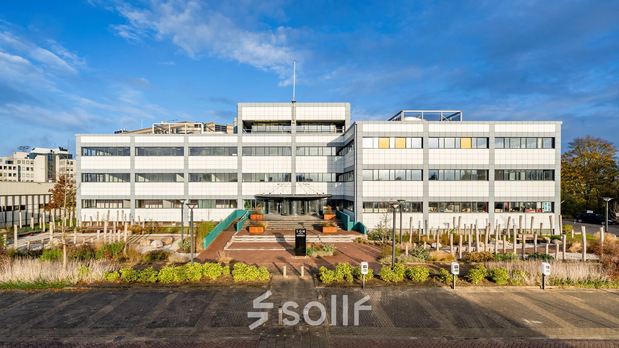 Exterior view of office building at Staverenstraat 15-17 in Deventer, ideal for rent office space options.