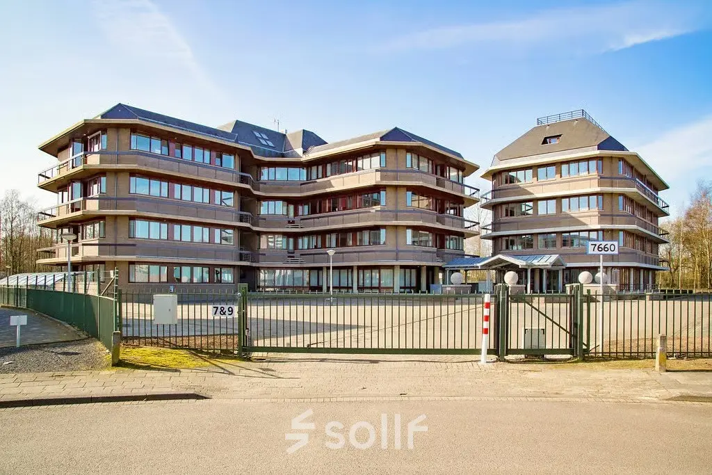 Exterior view of office buildings at Croy 7, Eindhoven De Hurk, showcasing potential office space to rent.