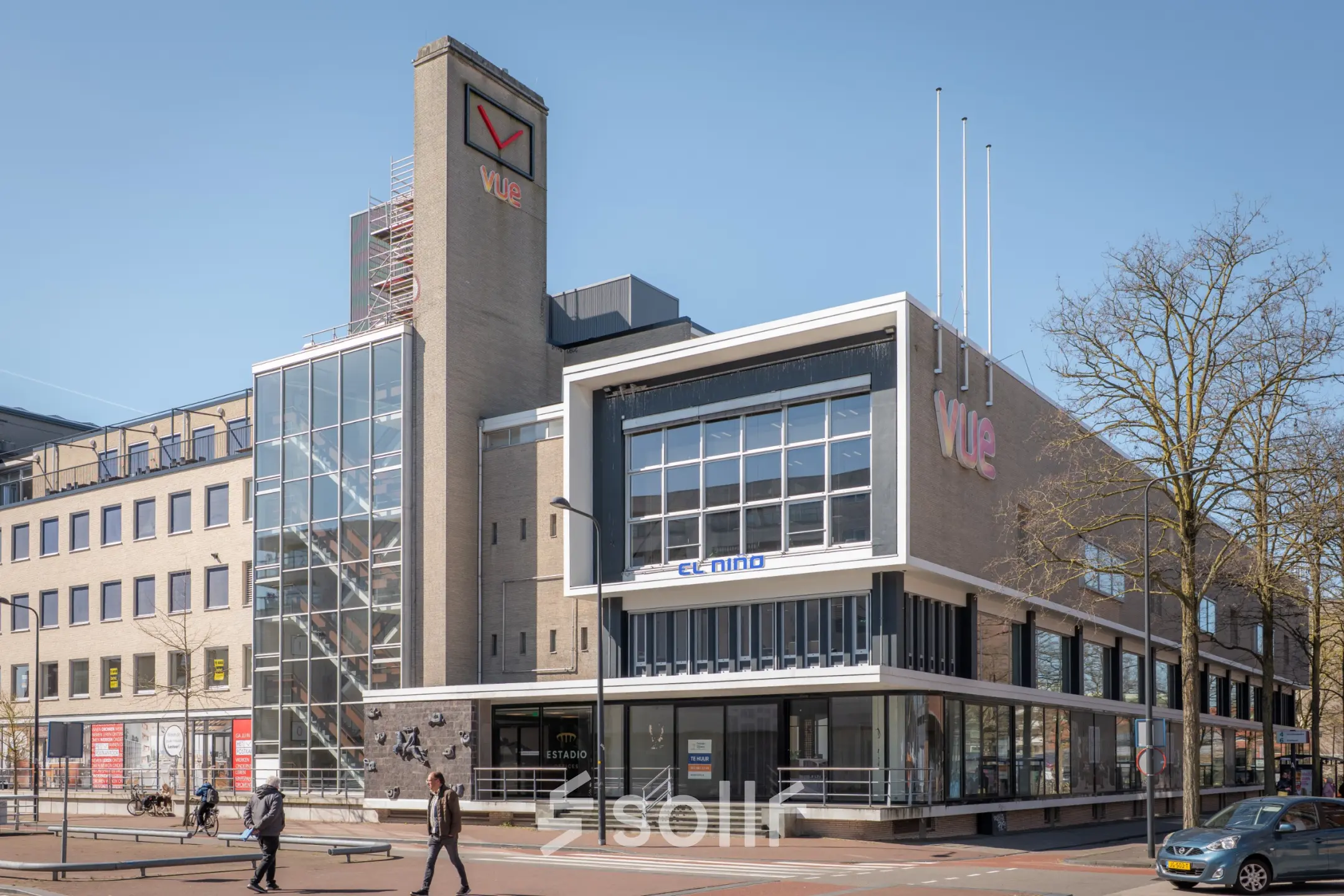 Exterior view of office building at Kuipersdijk 2-4, Enschede, available for office space rental.