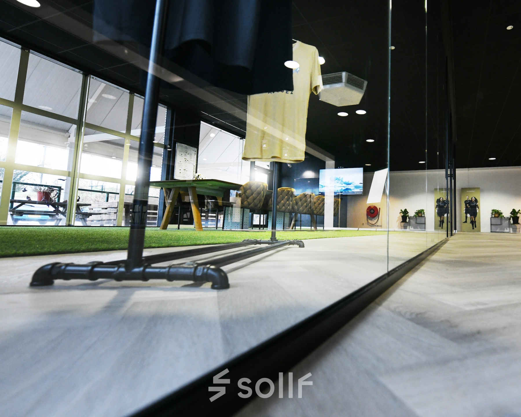 Spacious interior at Parkweg 102, Enschede, featuring modern furnishing and open office space rental options.