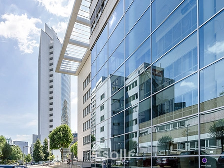 Exterior view of the office building at Mergenthaler Allee 15-21 in Eschborn, perfect for office space rental with modern architecture.