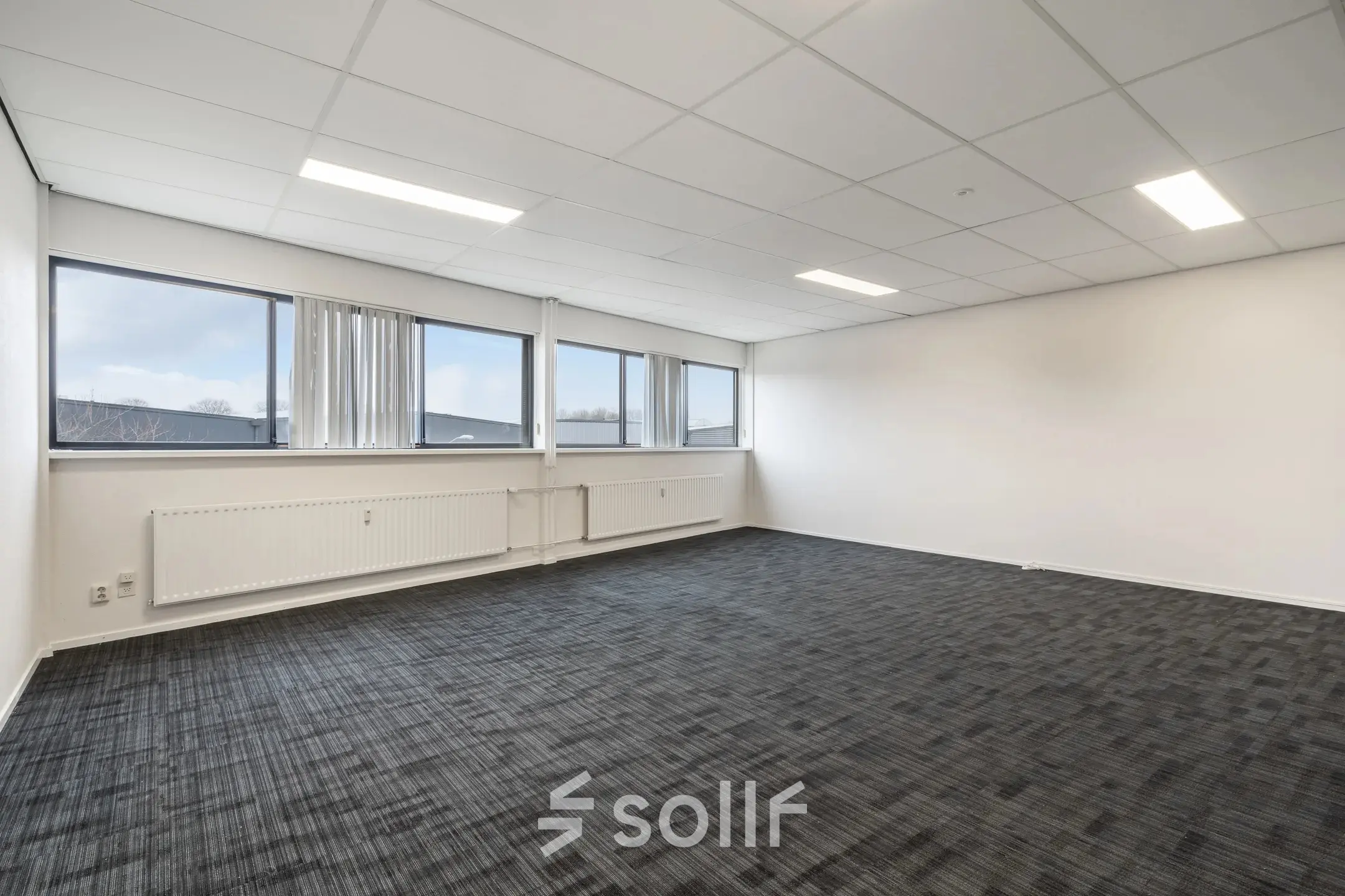 Spacious office to rent at Bingerweg 18A-18R in Haarlem Waarderpolder, featuring ample natural light and a clean, modern aesthetic, perfect for versatile office space rental needs.