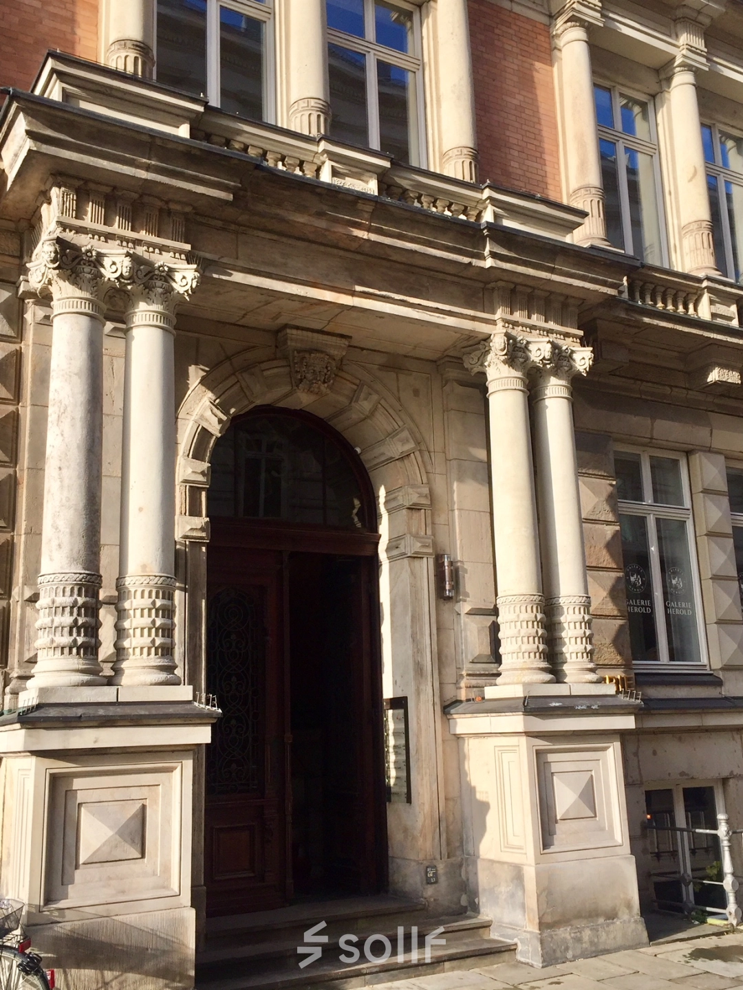 Exterior view of an office to rent at Colonnaden 5, Hamburg Neustadt, showcasing a classic architectural facade.