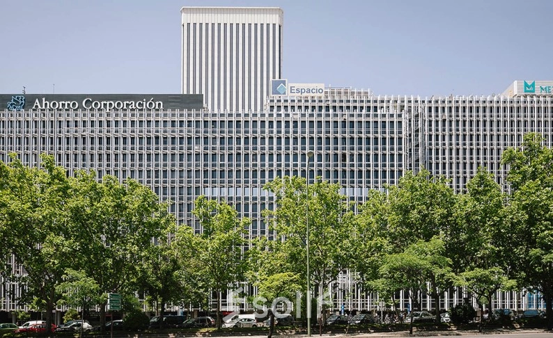 Exterior of a modern office building located at Paseo de la Castellana 93, Madrid Azca, suitable for office space rental.