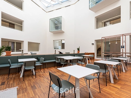 Bright office space with modern furnishings at Kardinaal Mercierplein 2, perfect for rent. Ideal for collaborative work in Mechelen Centrum.