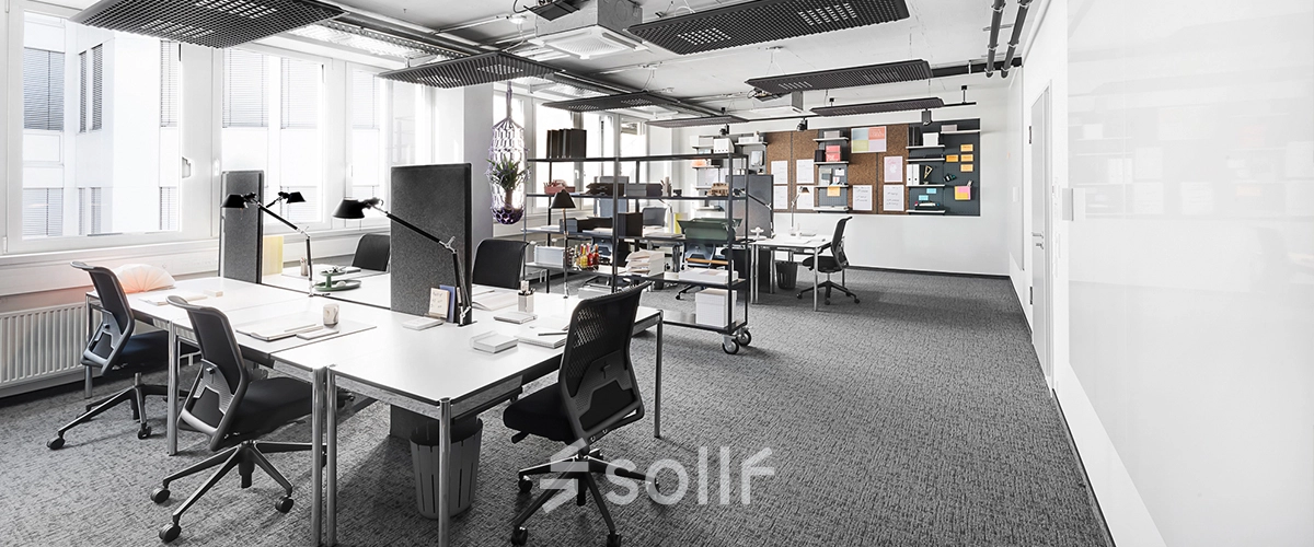 Spacious, bright office space rental with modern desks and chairs at Rosenheimer Straße 143C, München Werksviertel.