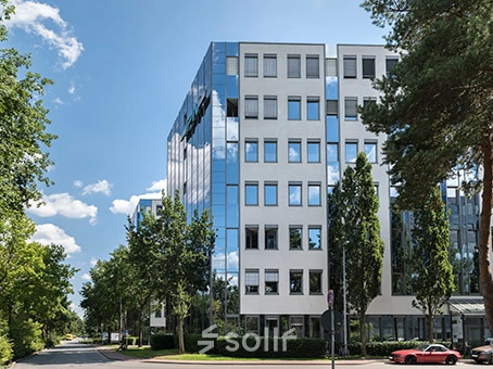 Exterior view of modern office building at Südwestpark 67, ideal for office space rental in Nürnberg Röthenbach.