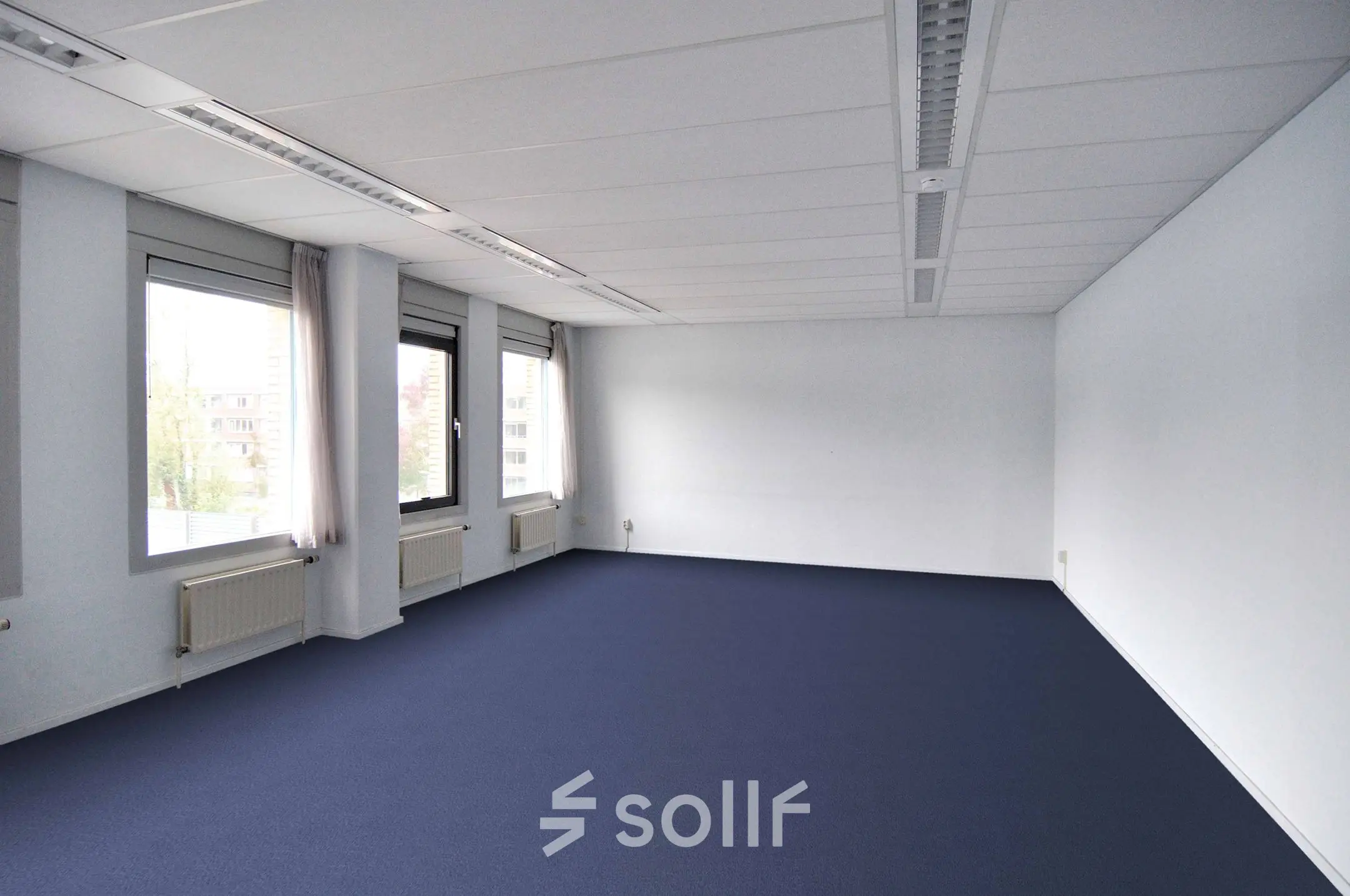 Spacious, unfurnished office at Laan van Brabant 70-86, Roosendaal with large windows, available for office space rental.