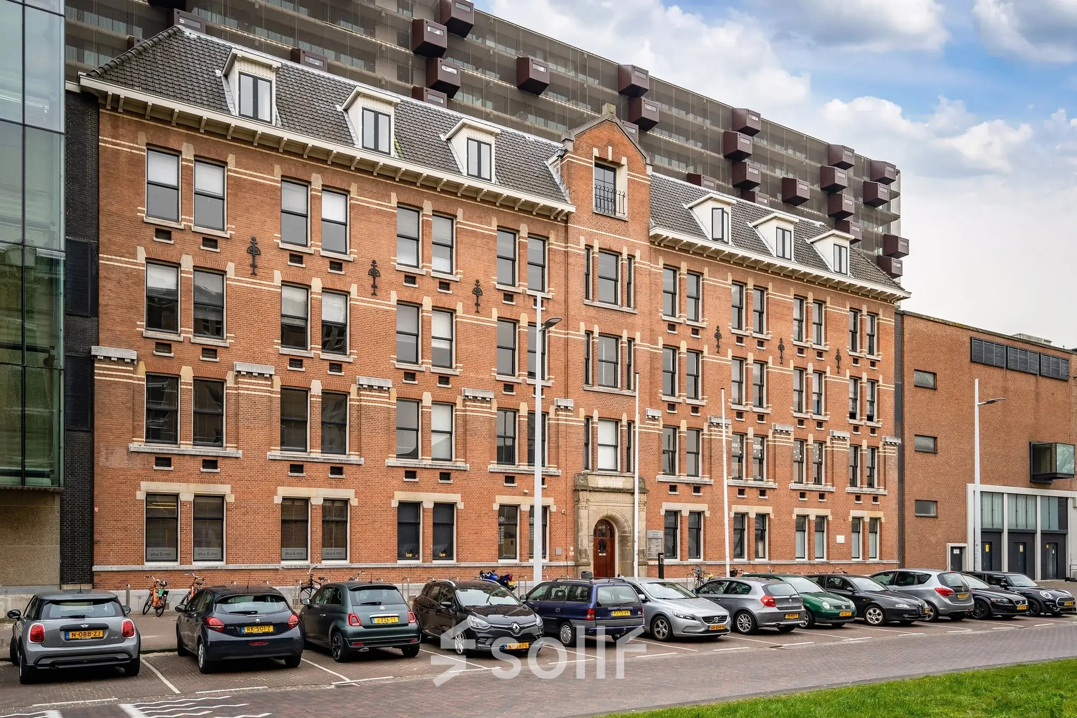 Exterior view of an office building at Lloydstraat 5, Rotterdam Delfshaven, available for office space rental.