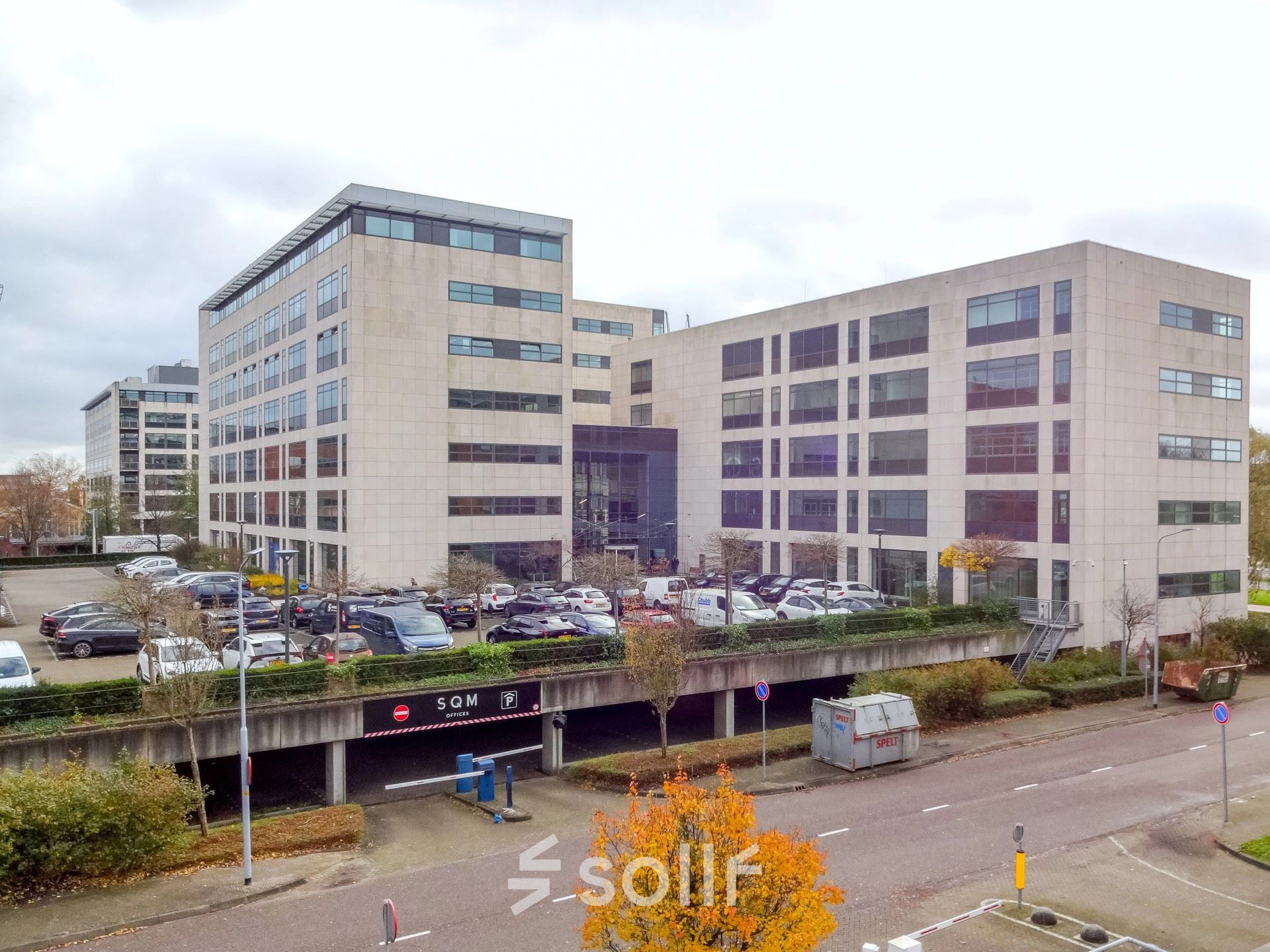 Exterior view of a modern office building at Beechavenue 54-100, Schiphol Rijk, ideal for office space rental.