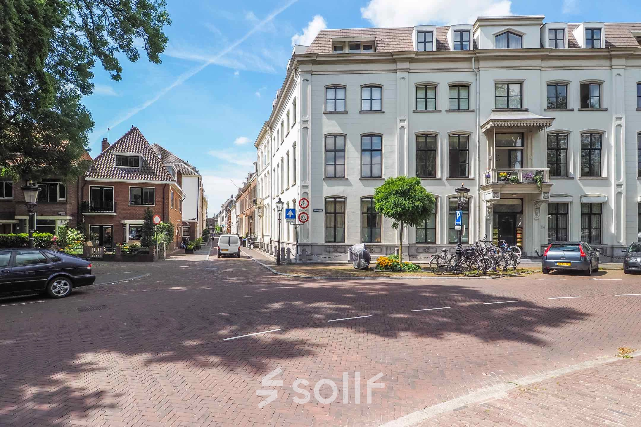 Street view of a classic building at Brigittenstraat 22, Utrecht Center, ideal for office space rental.