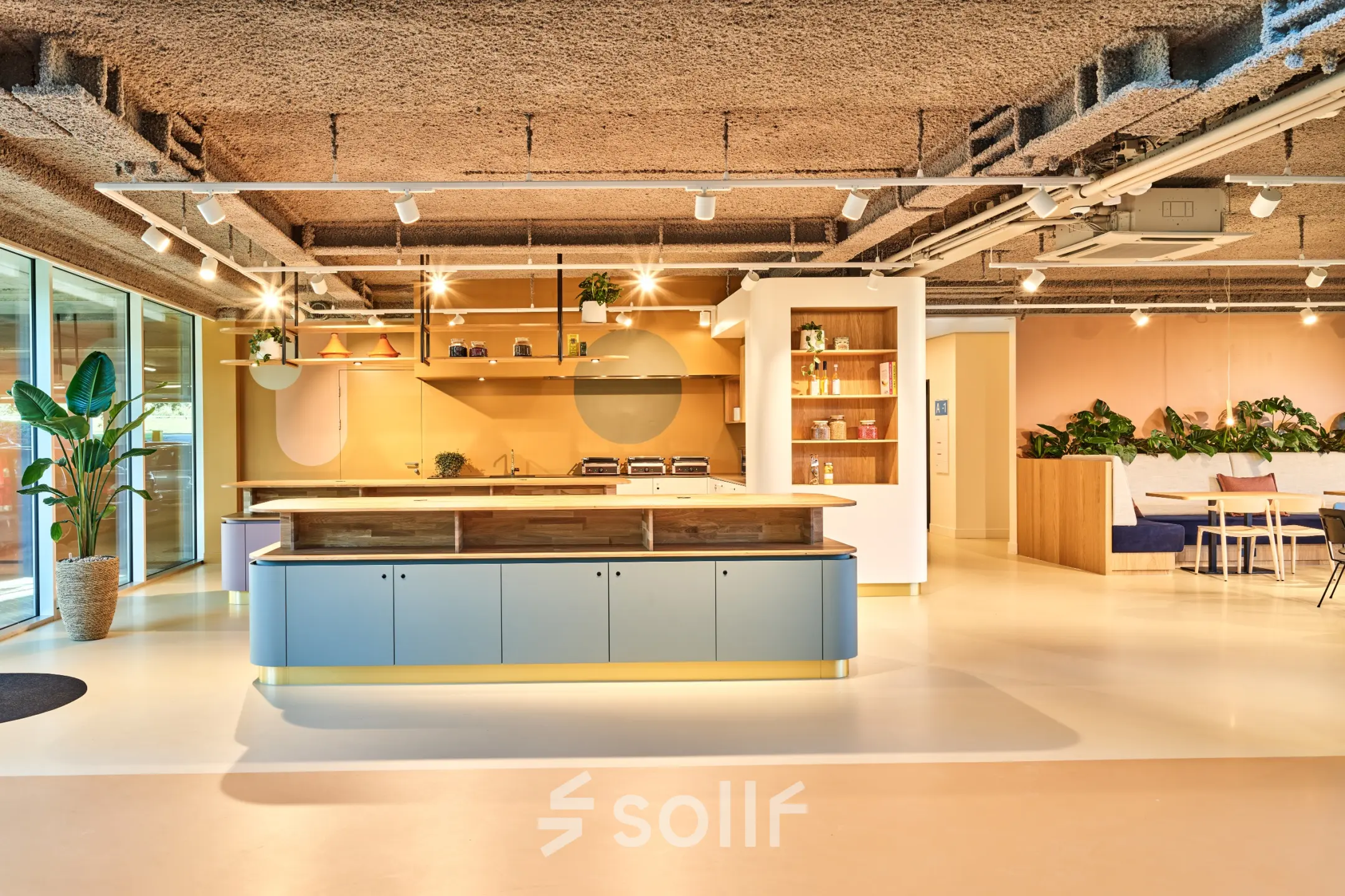 Spacious, modern office space rental at Van Deventerlaan 30-40, featuring an open floor plan with contemporary furnishings and vibrant décor in Utrecht Papendorp.