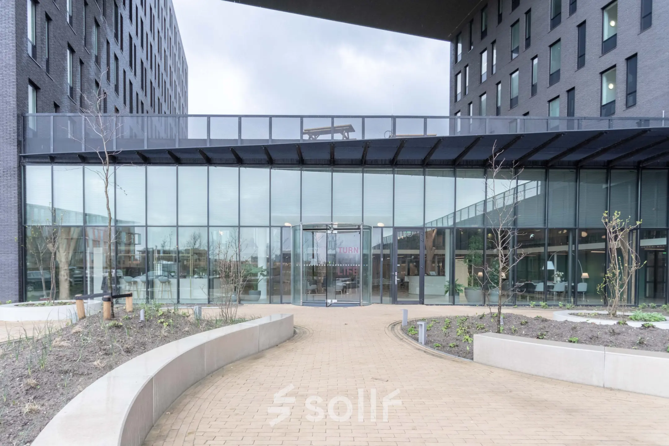 Exterior view of the modern office building at Van Deventerlaan 31-51, Utrecht Papendorp, ideal for office space rental.