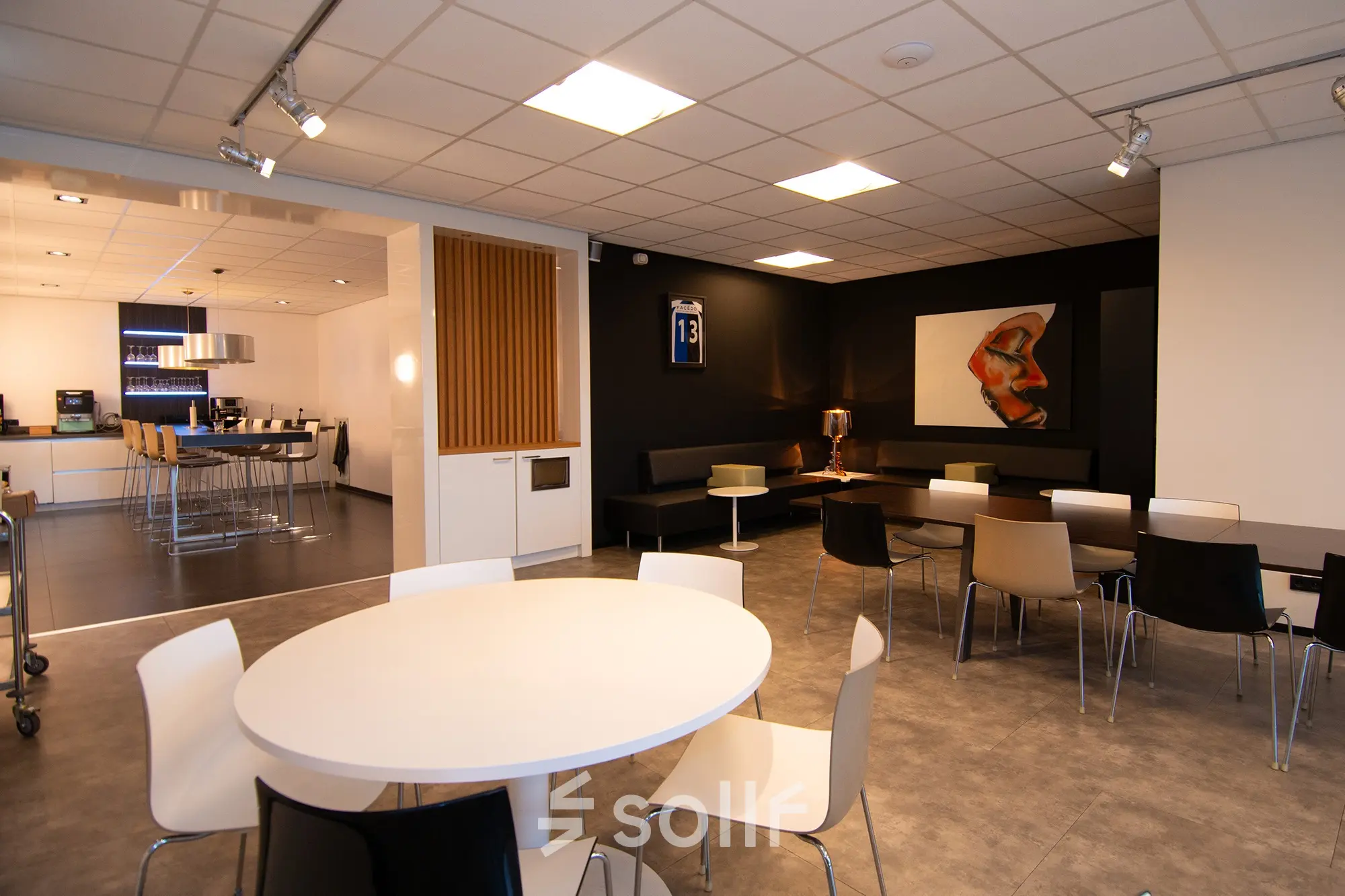 Spacious office space at Gildestraat 13, Velp featuring modern furnishings suitable for an open floorplan and workspaces, ideal for those seeking rent office space.