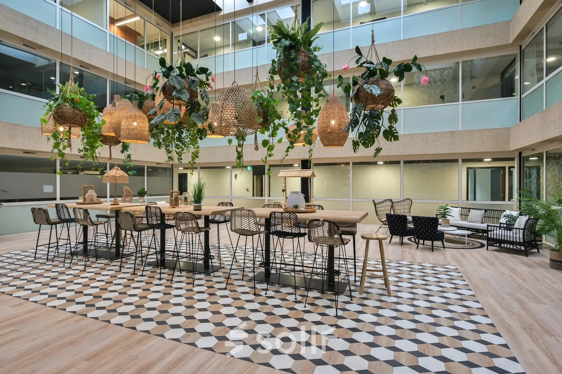 Spacious, furnished office interior at Havenweg 24 in Vianen Utr, features stylish seating and abundant natural light. Ideal for office space rental.