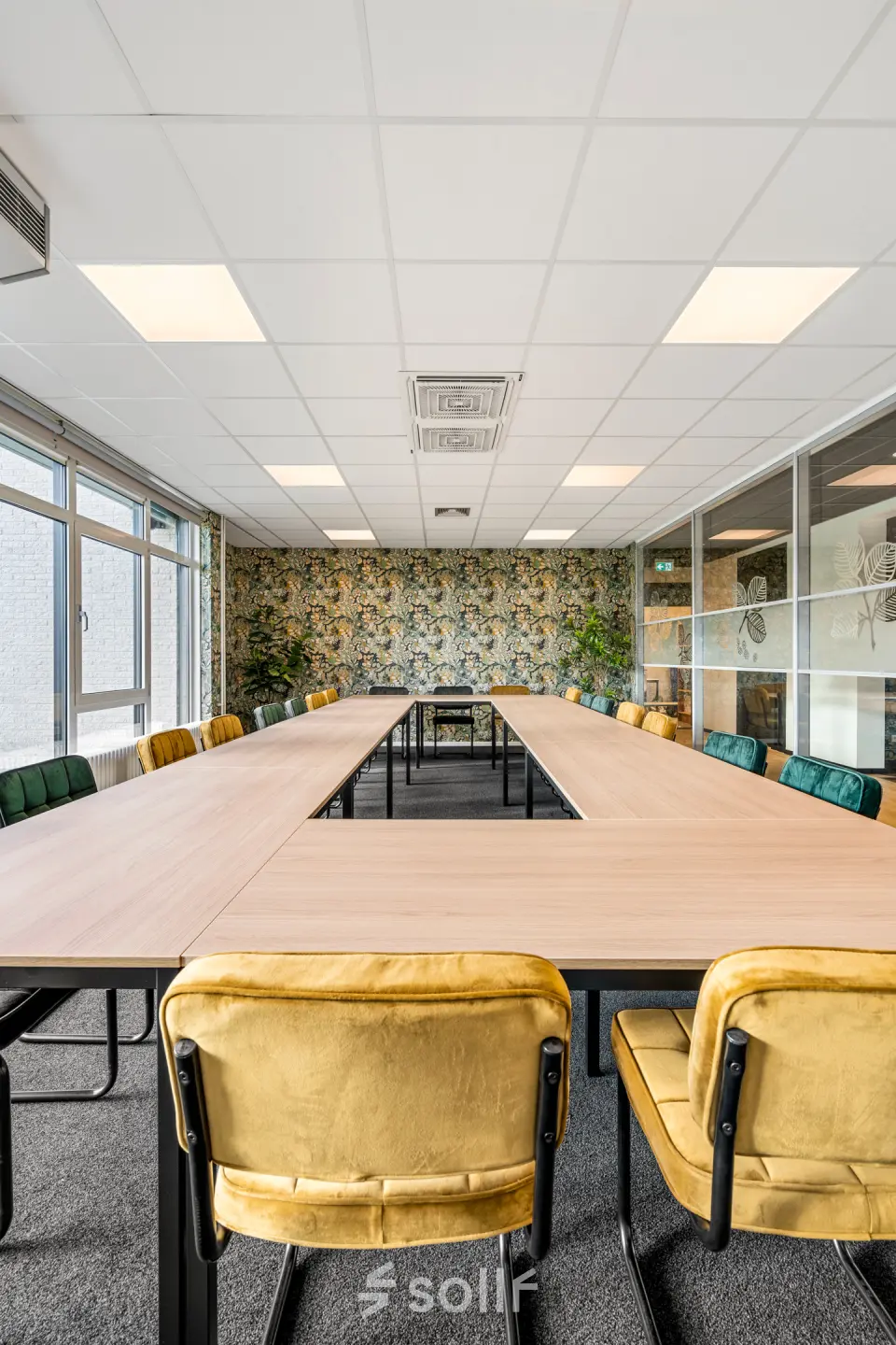 Comfortable conference room at Agro Business Park 22 in Wageningen, ideal for office space rental with a spacious setup for business meetings.