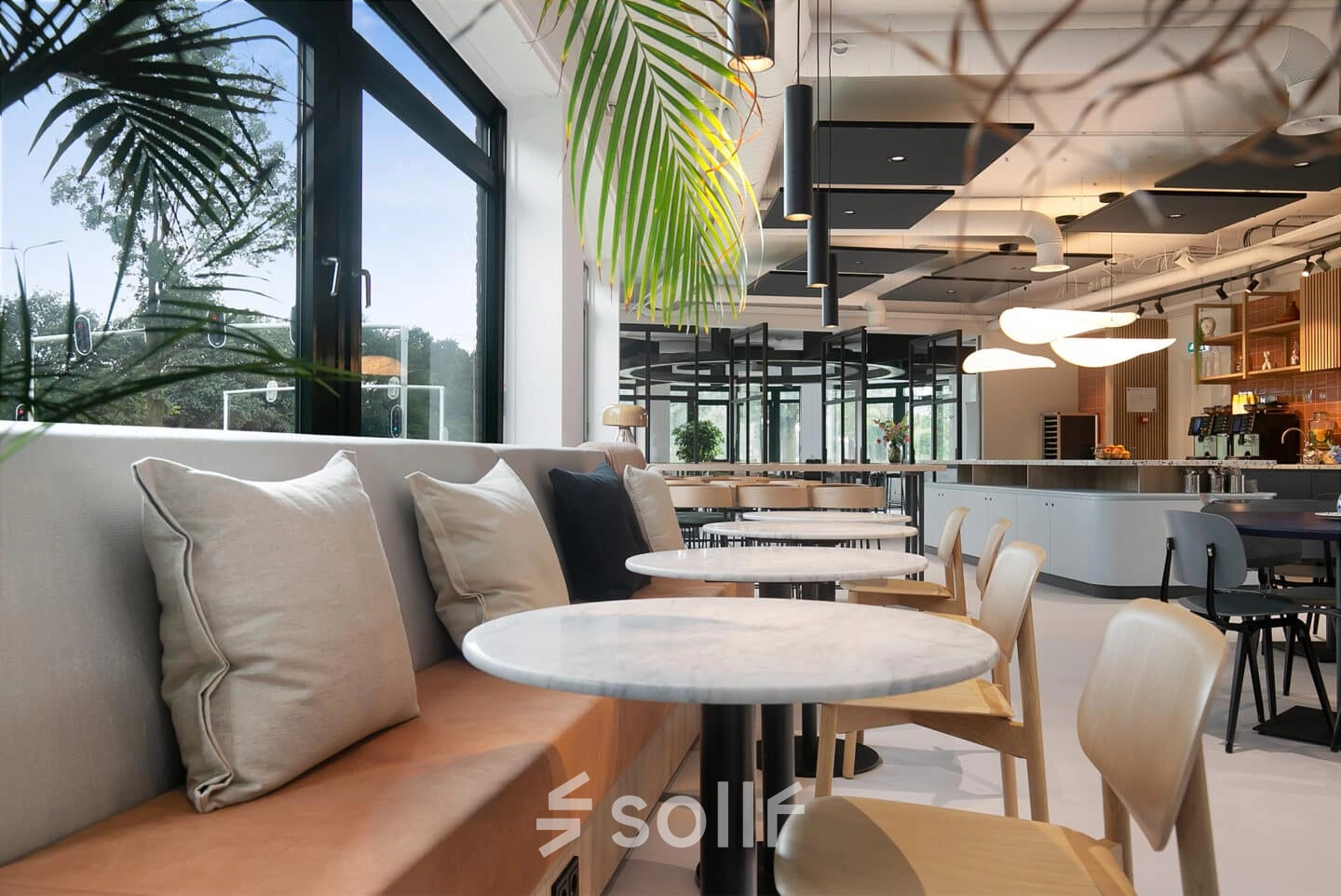 Bright office space rental in Zwolle, featuring modern seating and a relaxed atmosphere at Hanzelaan 351-361.