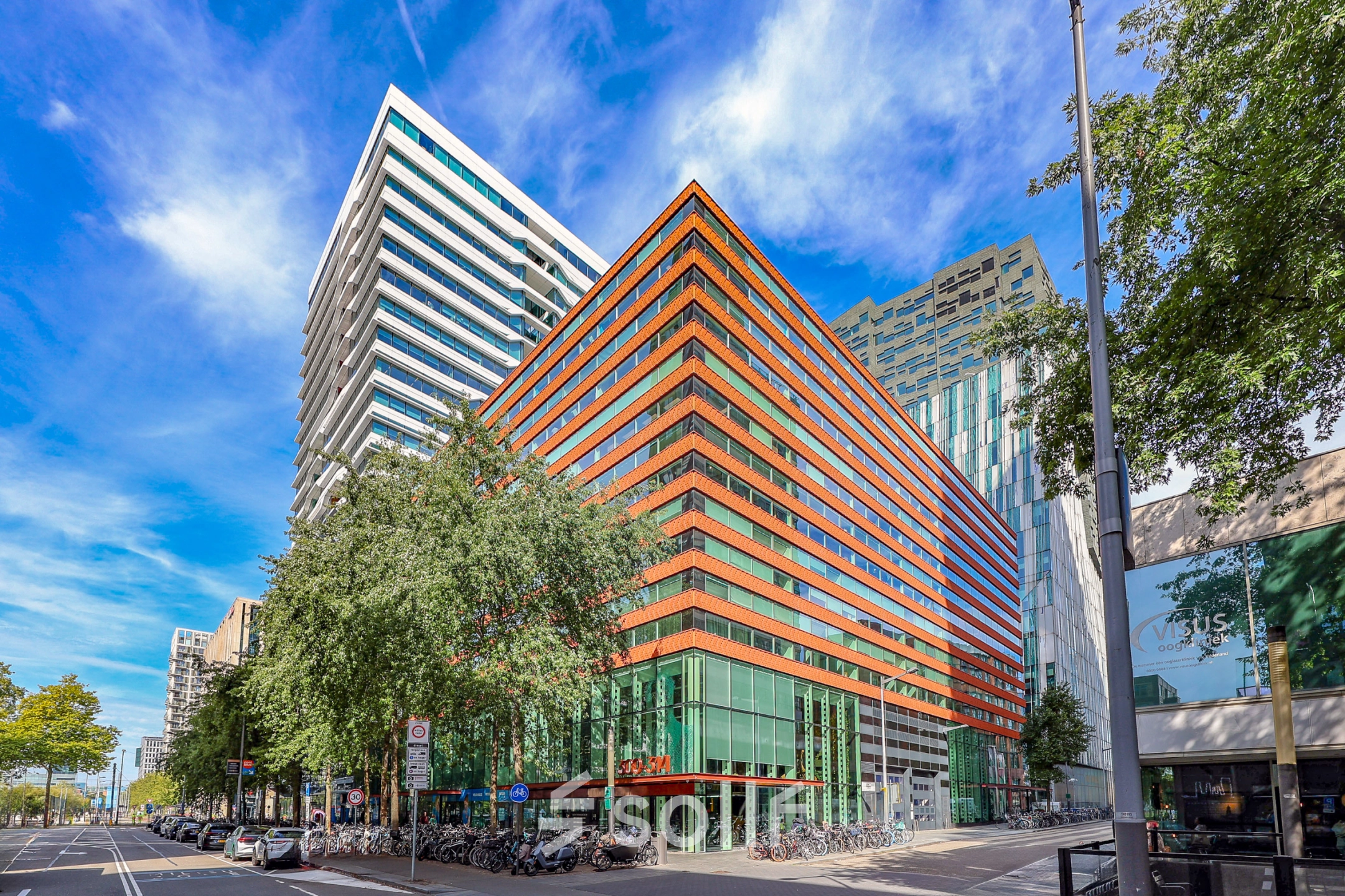 Modern kantoorpand aan de Gustav Mahlerlaan 308 in Amsterdam Zuidas, ideaal voor kantoorruimte huren. Veelzijdige architectuur en goed bereikbaar.