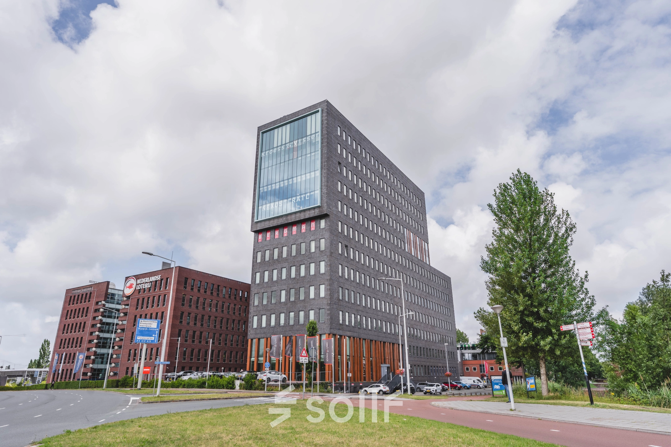 Modern kantoorpand aan de Laan van Zuid Hoorn 70 in Rijswijk, ideaal voor bedrijven die kantoorruimte willen huren. Het gebouw biedt een eigentijdse uitstraling met grote ramen en een goede bereikbaarheid.