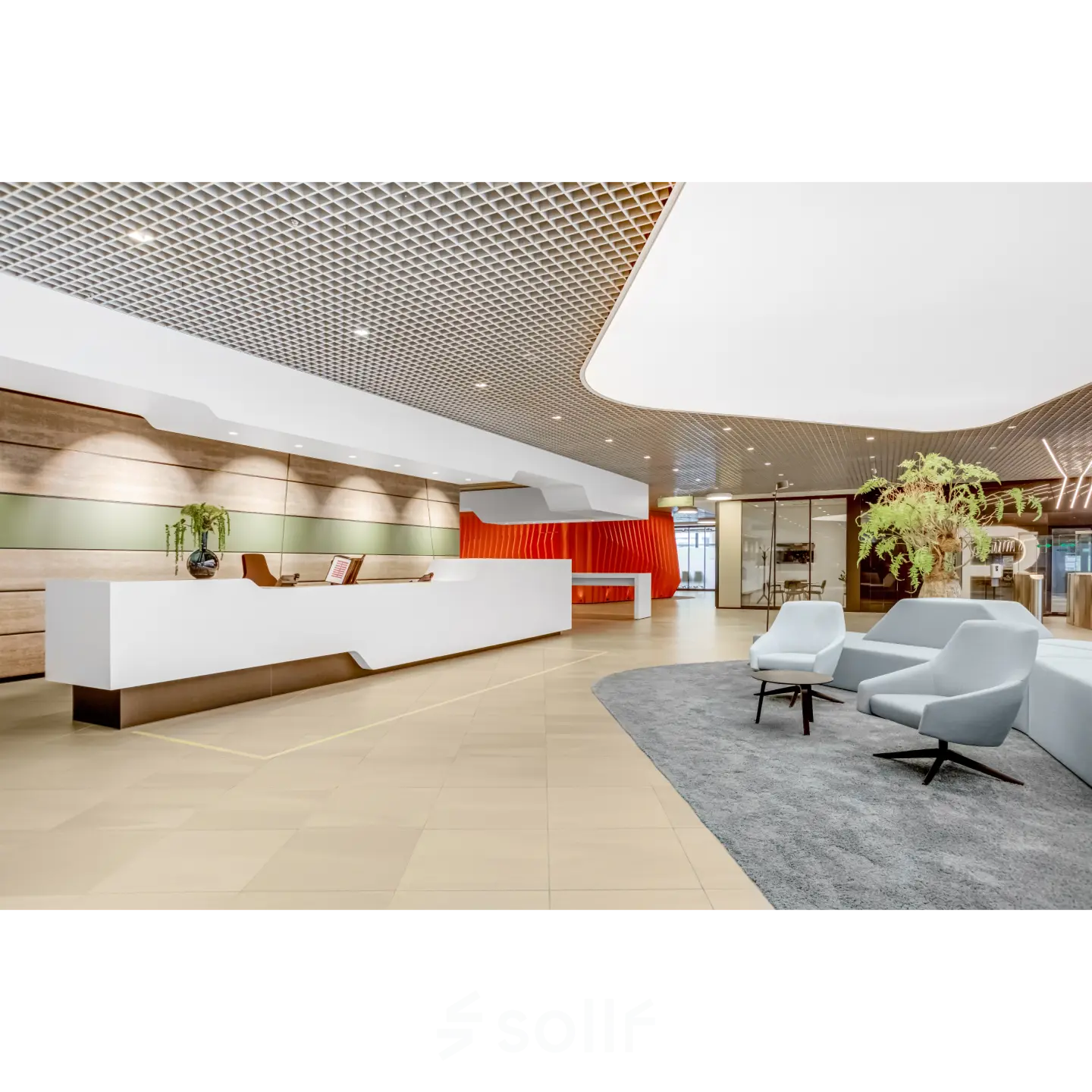 Kantoorpand Weena 505, Rotterdam Centraal Station met een moderne receptie en comfortabele zitruimte, geschikt voor kantoorruimte huren.