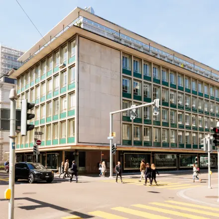 Außenansicht eines Bürogebäudes an der Stockerstrasse 33 in Zürich Enge, ideal für büro mieten oder büroraum mieten.