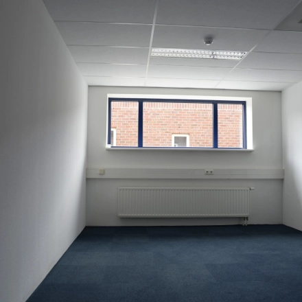 Modern conference room available for office space rental at Hollandse Kade 38, Abcoude, featuring sleek furniture and ample lighting.