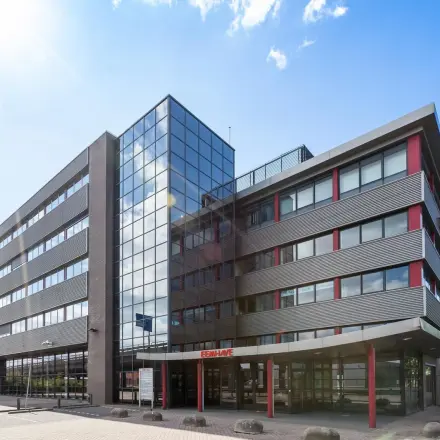 Modern office building at Vanadiumweg 11, Amersfoort Isselt, ideal for office space rental opportunities.