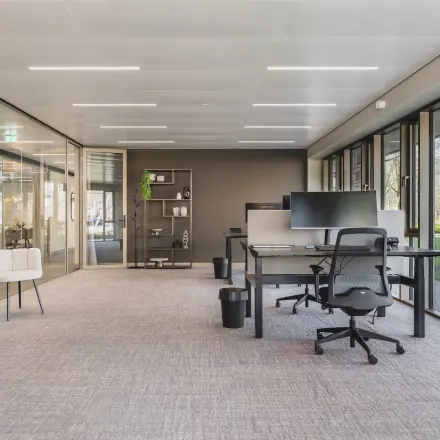 Spacious office space at Walborg 2A, Amsterdam Buitenveldert with modern furnishings and natural light, ideal for rent office space.