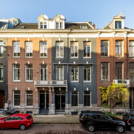 Exterior view of the office building at PC Hooftstraat 150, Amsterdam Old South, suitable for those looking to rent office space.