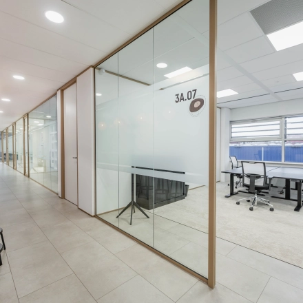 Modern office space available for rent in Amsterdam South East, featuring well-lit workstations and stylish decor. Ideal for businesses looking for office space rental.