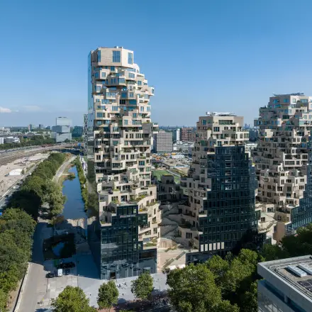 Exterior view of a distinctive Amsterdam Zuidas building near Beethovenstraat 503, ideal for office space rental.