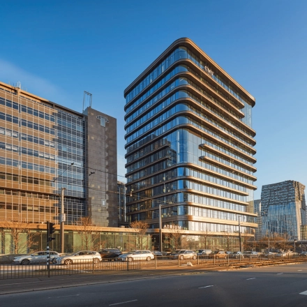 Exterior view of modern office buildings at Strawinskylaan 3051, Amsterdam Zuidas, perfect for office space rental.