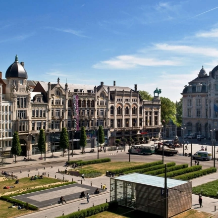 View of Pelikaanstraat 3 in Antwerp Center, showcasing historic architecture with an inviting plaza nearby, ideal for office space rental in a vibrant location.