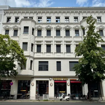 Exterior view of an office building at Chausseestraße 29, Berlin Kreuzberg, showcasing potential office space rental opportunities.