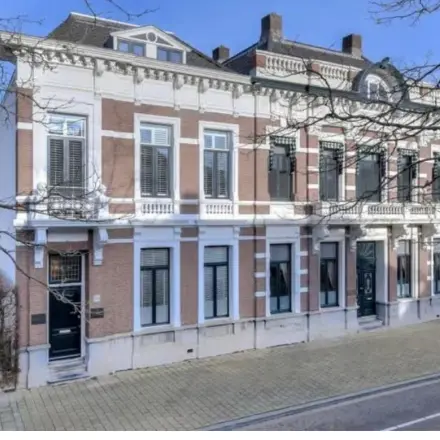 Exterior view of office space rental located at Sophiastraat 40 40, in Breda Centrum-Station, featuring classic architectural design.